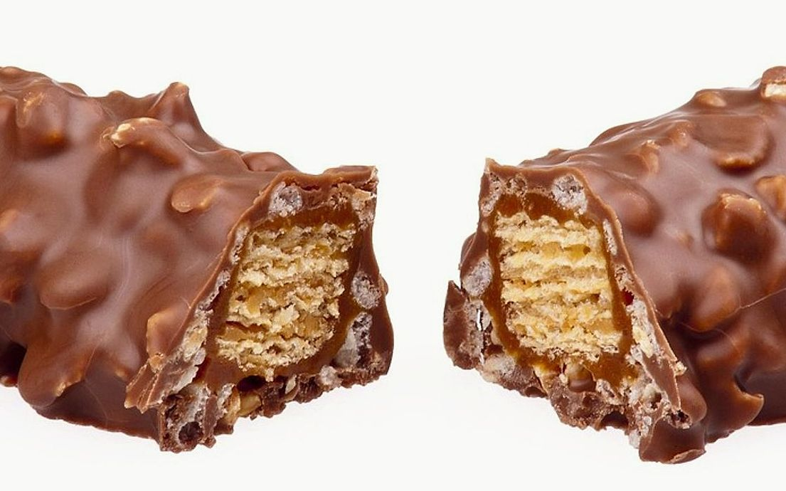 Un bombón de chocolate en una caja premium